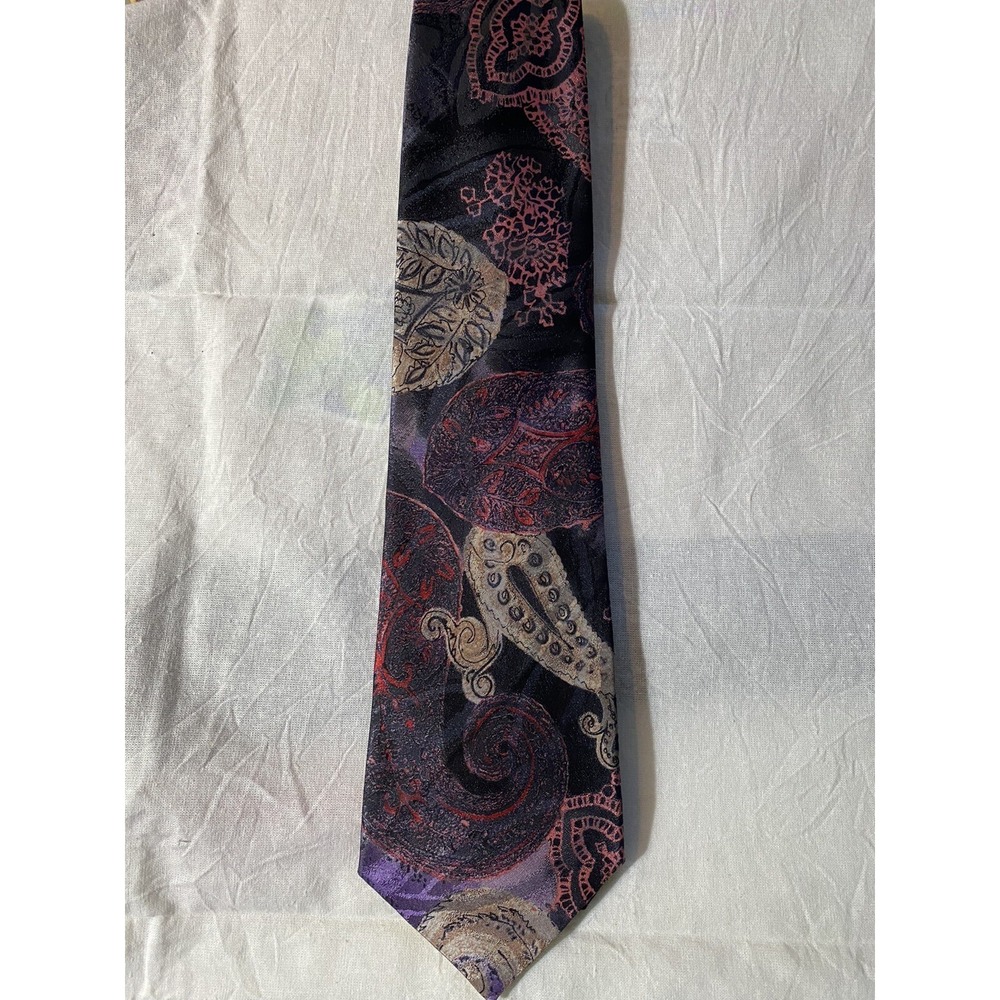 Towncraftโ Mens Paisley Silk Blend Tie Burgundy Purple Black Ornate Pattern